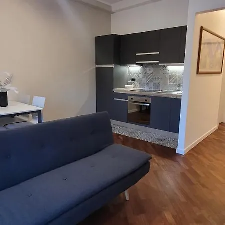 Central Apartment アパート テッラチーナ